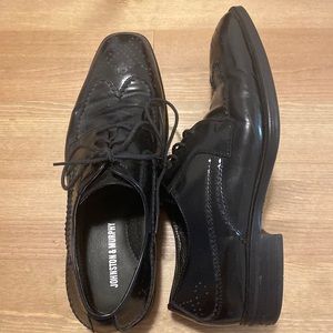 Men’s black dress shoes